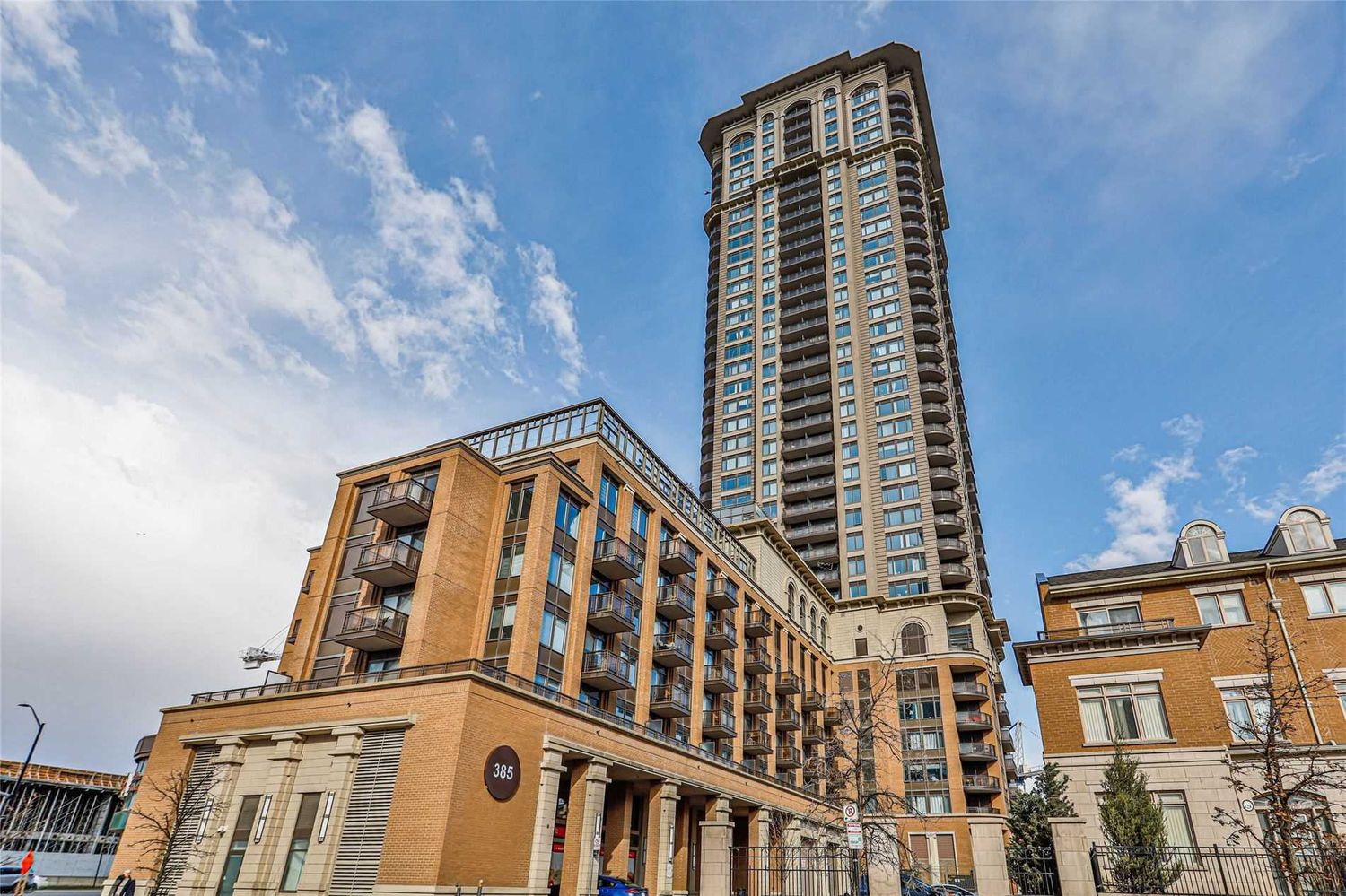 385 Prince of Wales Drive. Chicago Condos is located in  Mississauga, Toronto - image #1 of 2