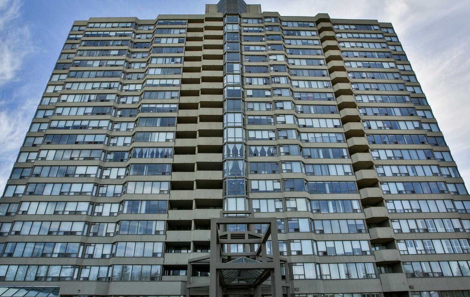 700 Constellation Drive. Constellation Place Condos is located in  Mississauga, Toronto - image #2 of 2