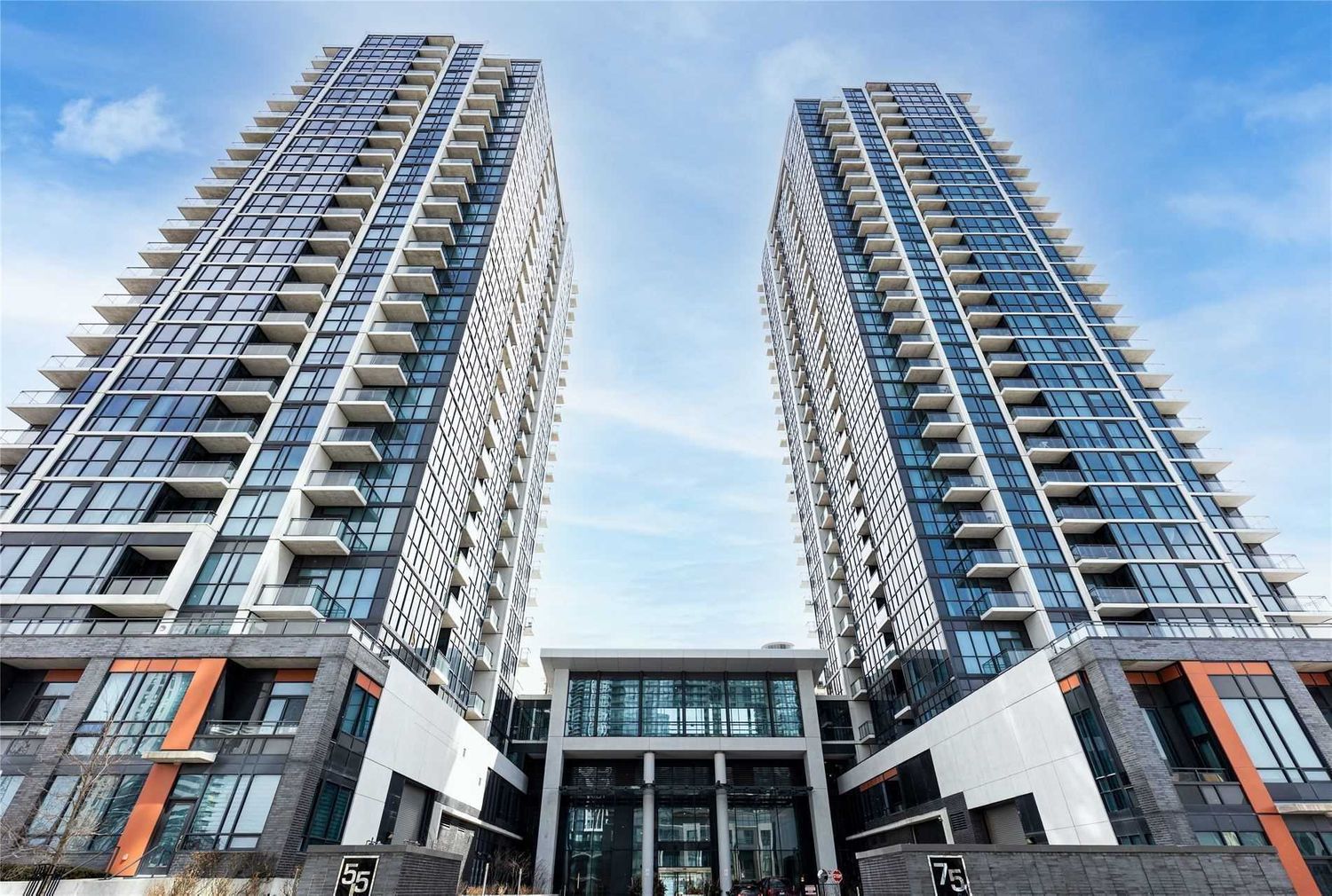 55 Eglinton Avenue W. Crystal  Condos is located in  Mississauga, Toronto - image #1 of 2