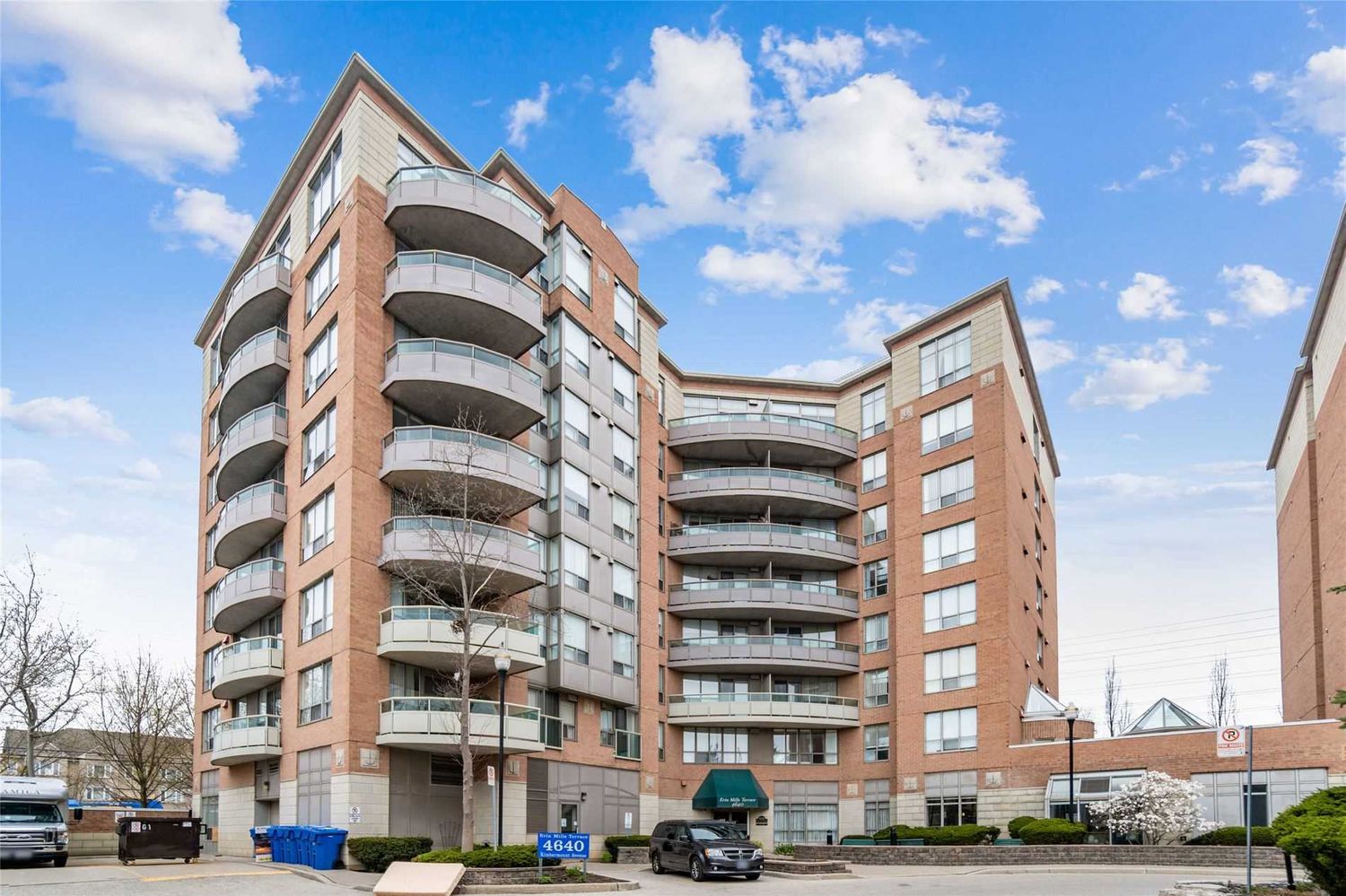 4640 Kimbermount Avenue. Erin Mills Terrace Condos is located in  Mississauga, Toronto - image #1 of 2