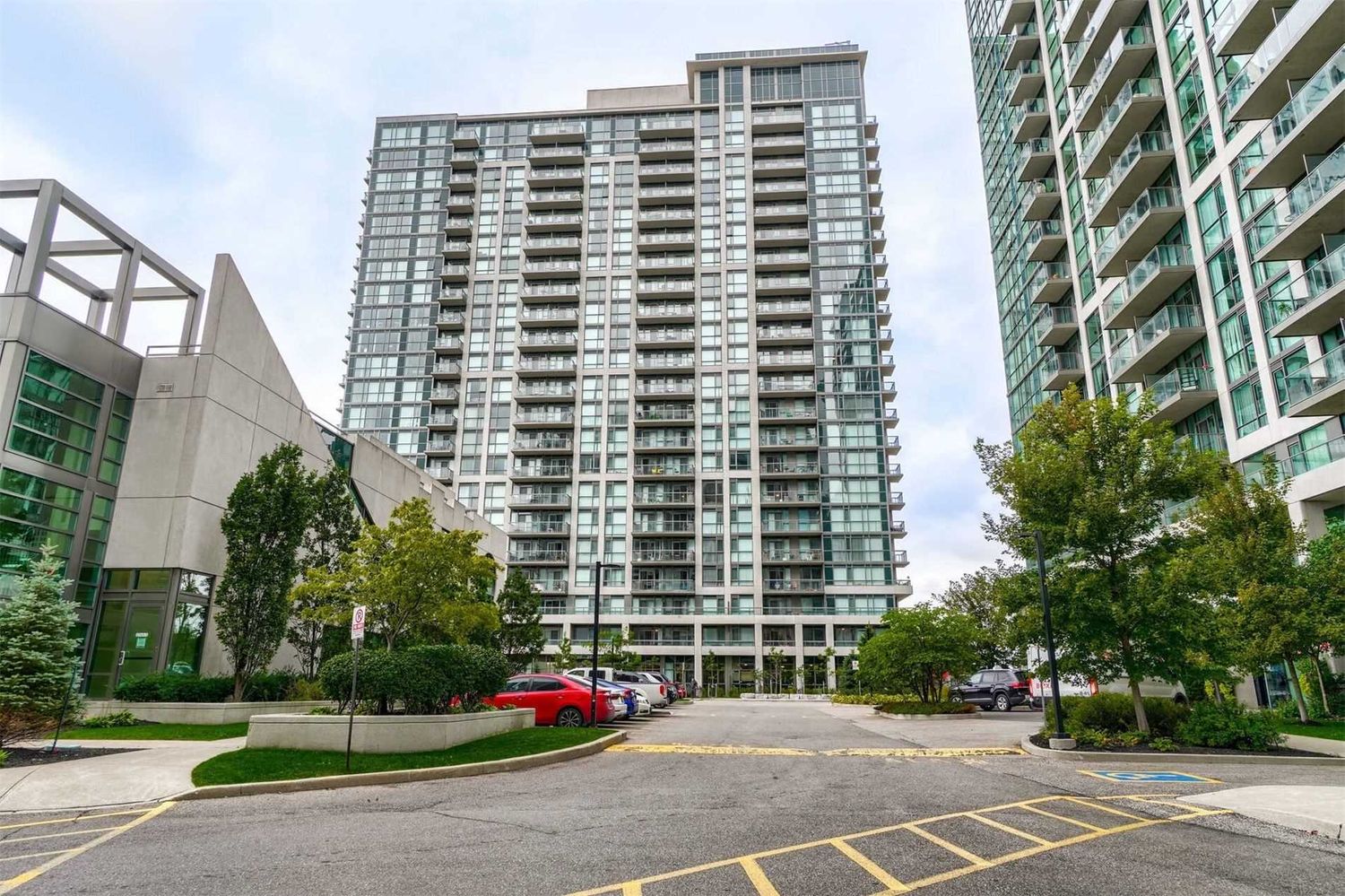349 Rathburn Road W. Grande Mirage Condos is located in  Mississauga, Toronto - image #2 of 2