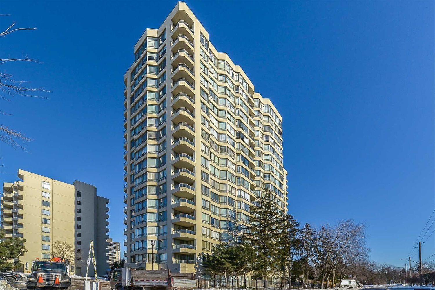 75 King Street E. King Gardens Condos is located in  Mississauga, Toronto - image #1 of 2