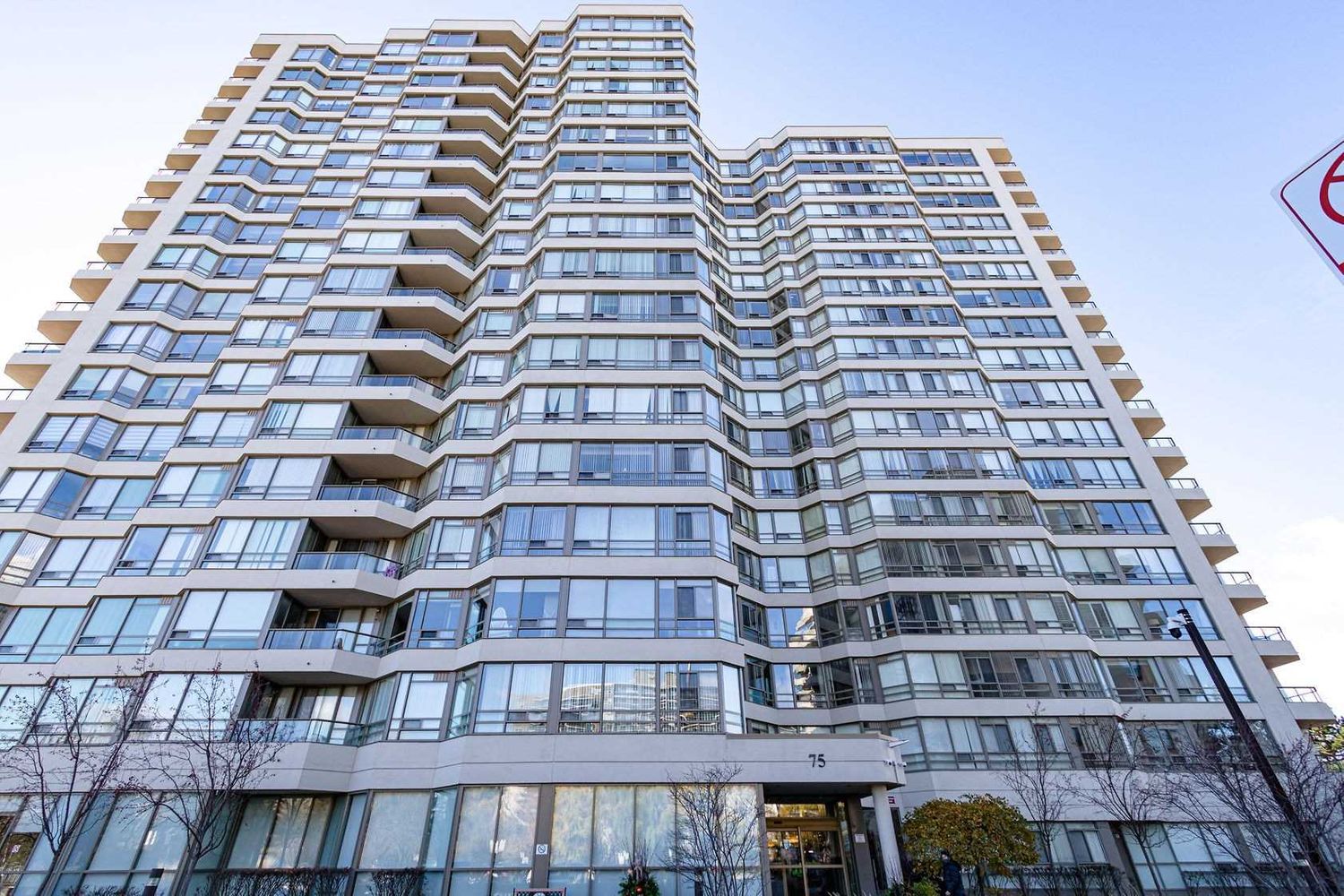 75 King Street E. King Gardens Condos is located in  Mississauga, Toronto - image #2 of 2
