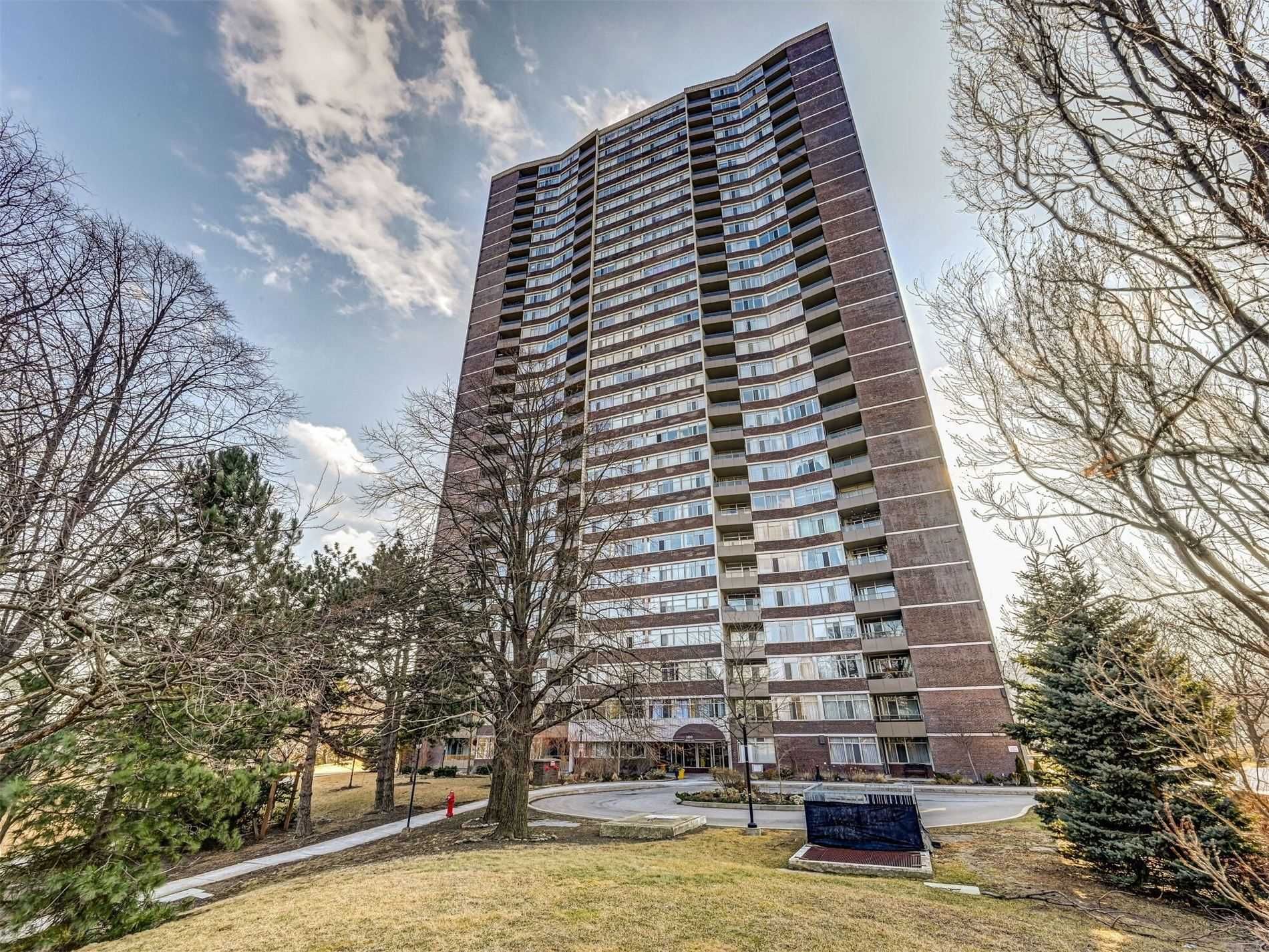 3100 Kirwin Ave Lynwood Lane Condos 1 Bed + Den 2 Baths Unit