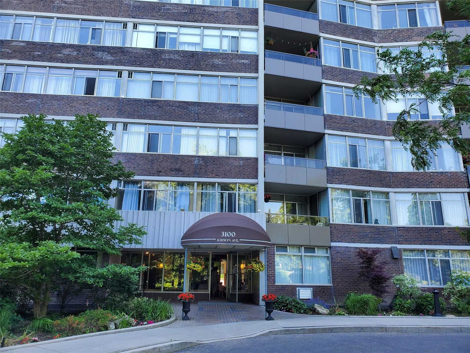 3100 Kirwin Avenue. Lynwood Lane Condos is located in  Mississauga, Toronto - image #3 of 3