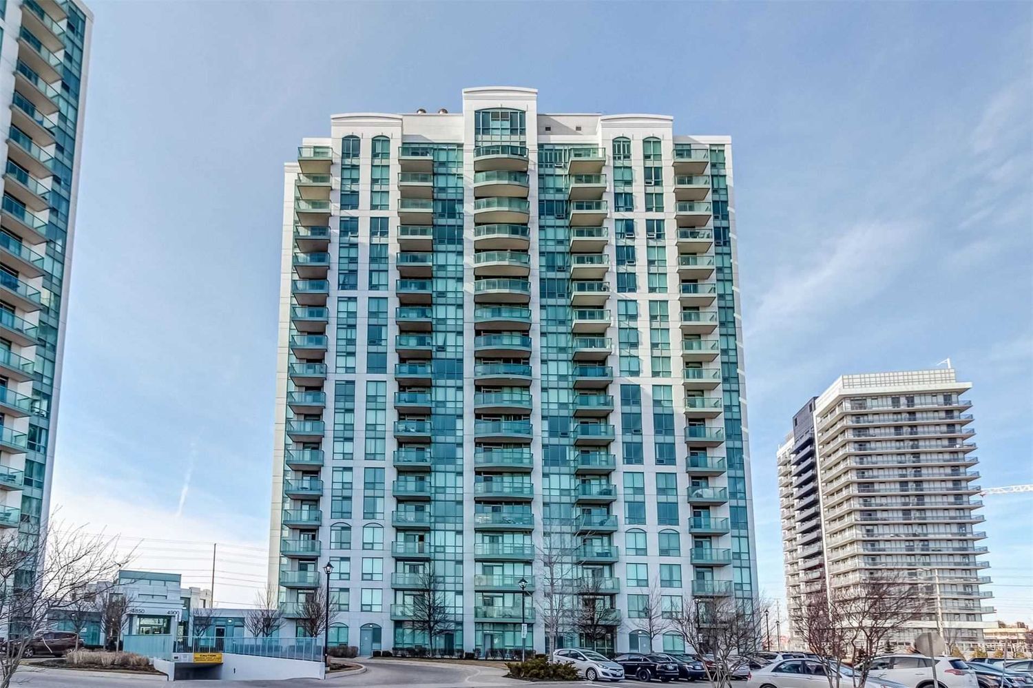 4900 Glen Erin Drive. Miracle in Mississauga Condos is located in  Mississauga, Toronto - image #2 of 2