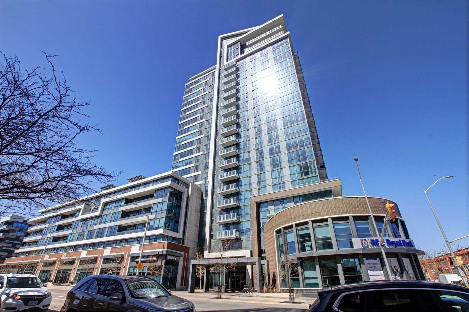 1 Hurontario Street. North Shore Condos is located in  Mississauga, Toronto - image #2 of 2