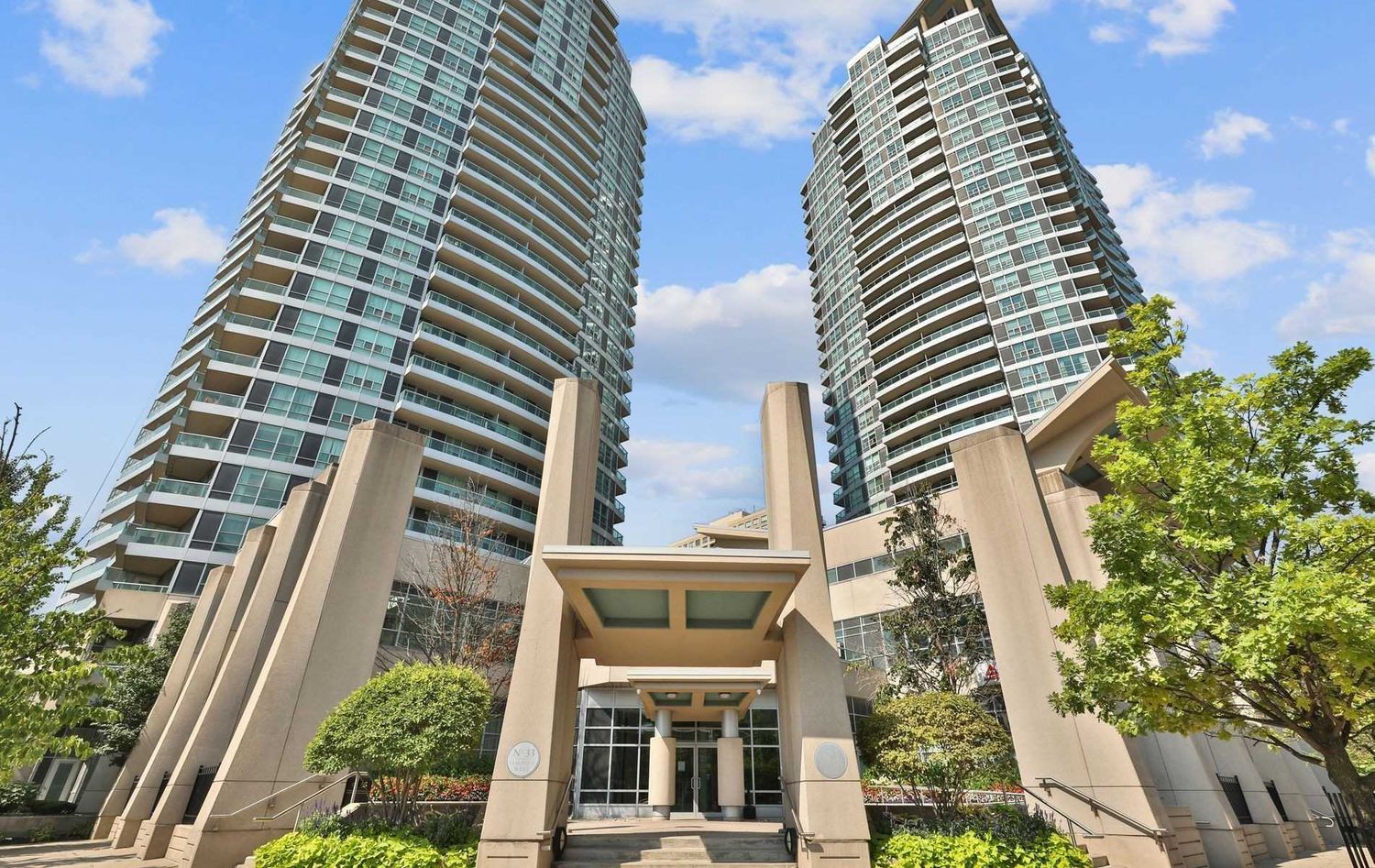 1 Elm Drive W. One City Centre Condos is located in  Mississauga, Toronto - image #2 of 2