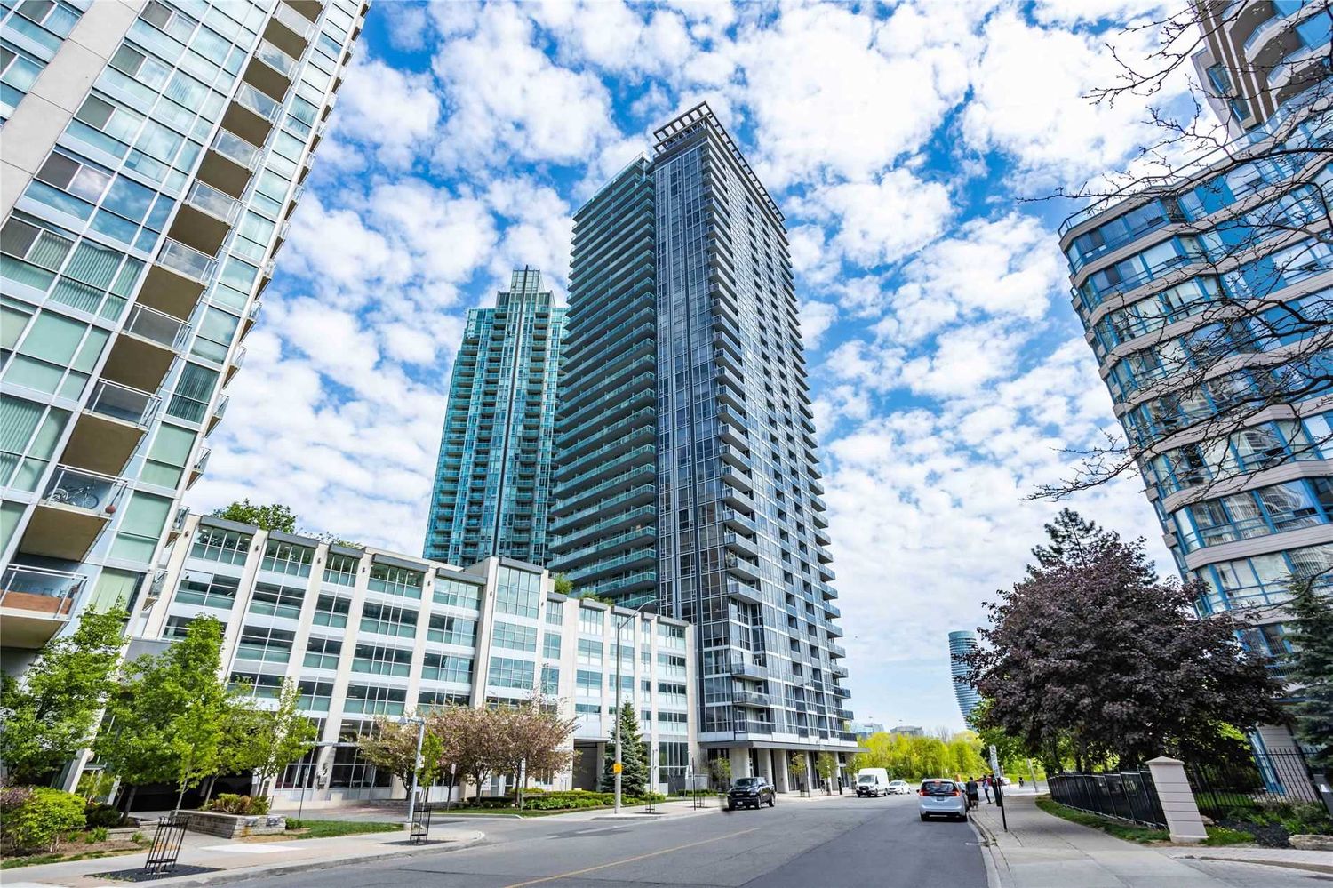 223 Webb Drive. Onyx Condos is located in  Mississauga, Toronto - image #1 of 2