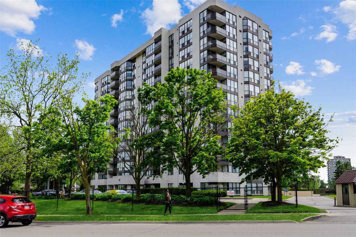 1111 Bough Beeches Boulevard. Orchard Place Condos is located in  Mississauga, Toronto - image #1 of 3