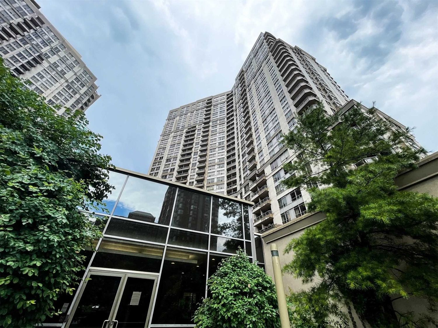 3880 Duke of York Boulevard. Ovation Condos is located in  Mississauga, Toronto - image #3 of 3