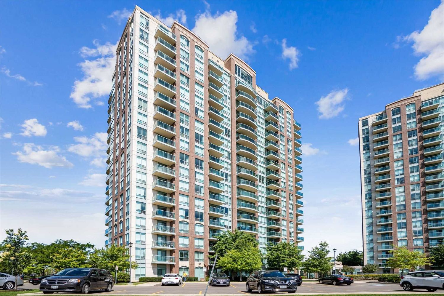 4879 Kimbermount Avenue. Papillon Place Condos is located in  Mississauga, Toronto - image #1 of 2