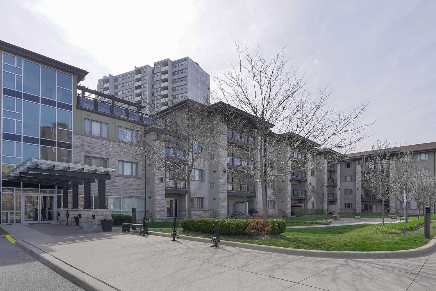 570 Lolita Gdns. Park 570 Condos is located in  Mississauga, Toronto - image #1 of 2