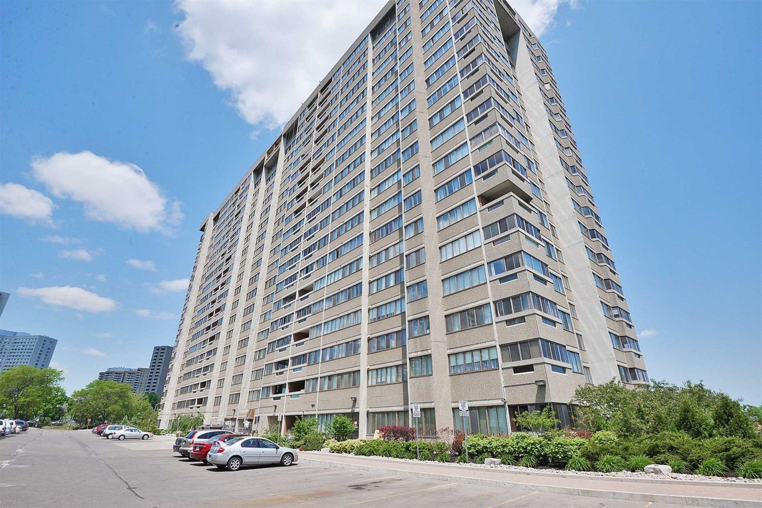 1580 Mississauga Valley Boulevard. Parkview Condos is located in  Mississauga, Toronto - image #2 of 3