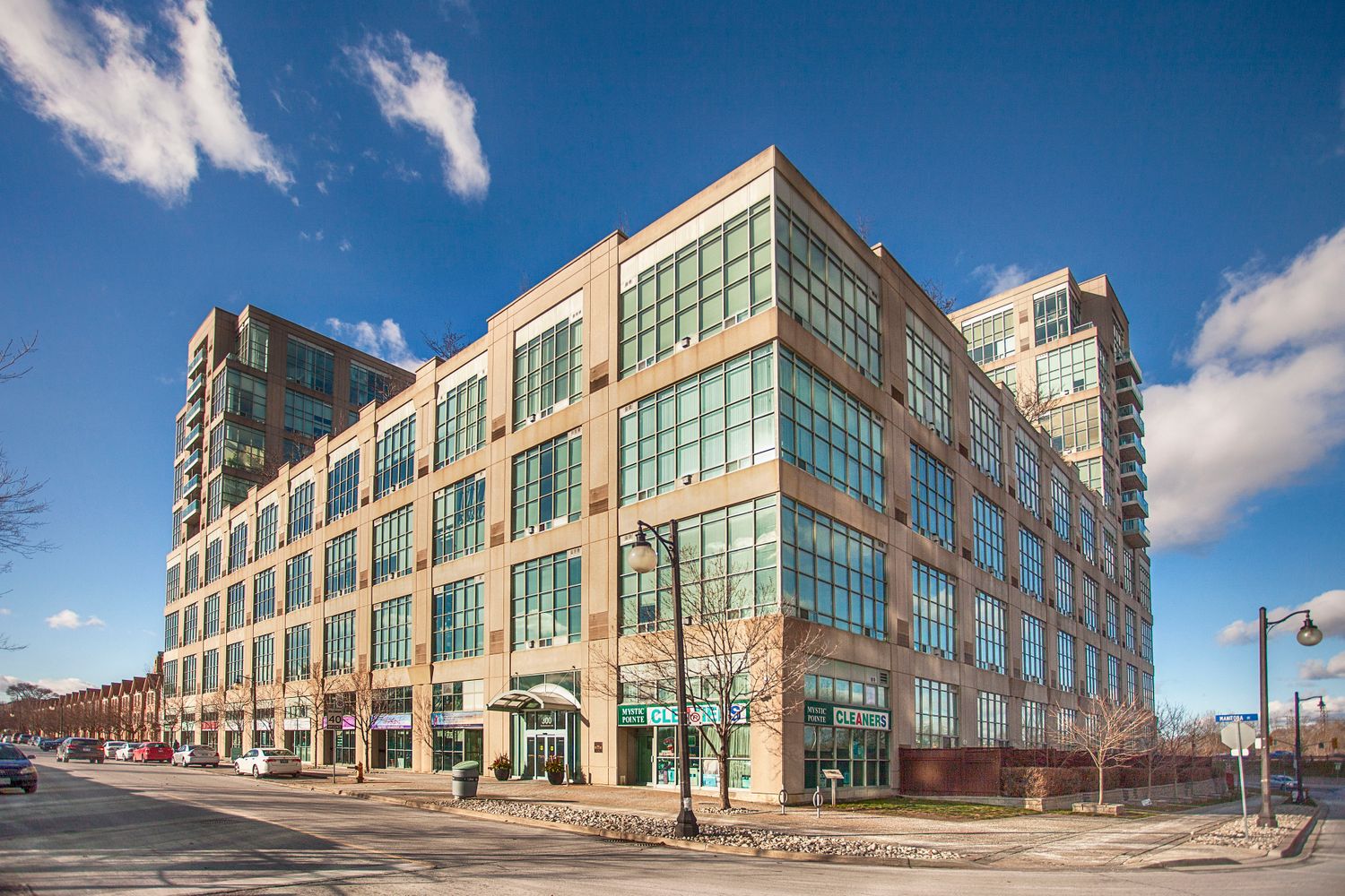 300 Manitoba Street. Warehouse Lofts at Mystic Pointe is located in  Etobicoke, Toronto - image #1 of 3