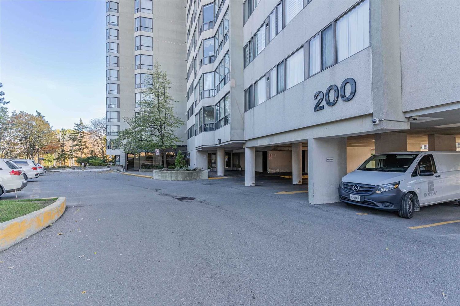 200 Robert Speck Parkway. Sherwood Towers Condos is located in  Mississauga, Toronto - image #4 of 4