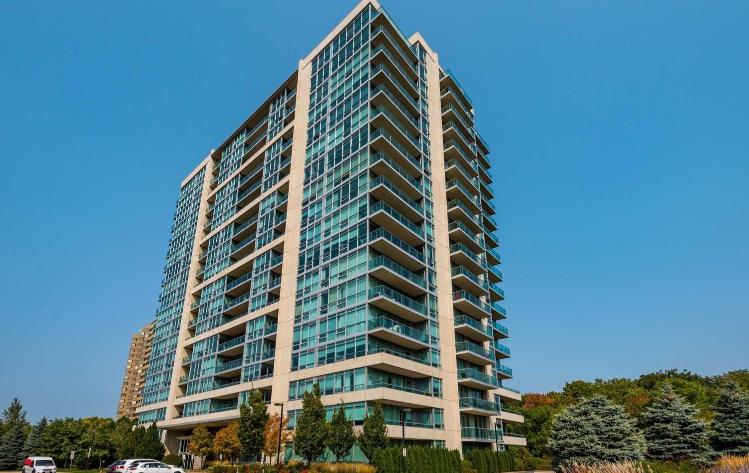 1055 Southdown Road. Stonebrook Condominiums is located in  Mississauga, Toronto - image #1 of 3