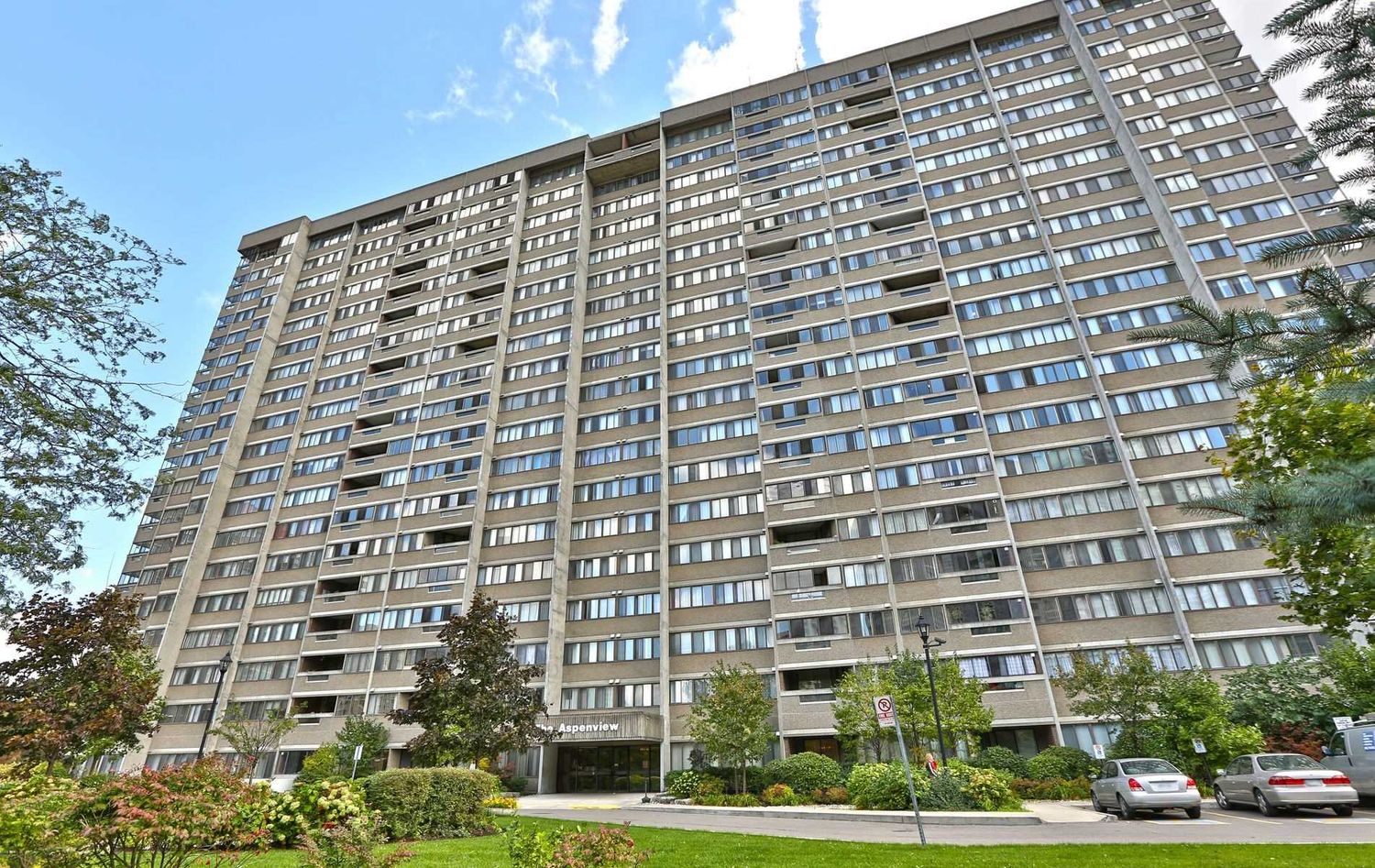 50 Elm Drive E. The Aspenview Condos is located in  Mississauga, Toronto - image #2 of 3