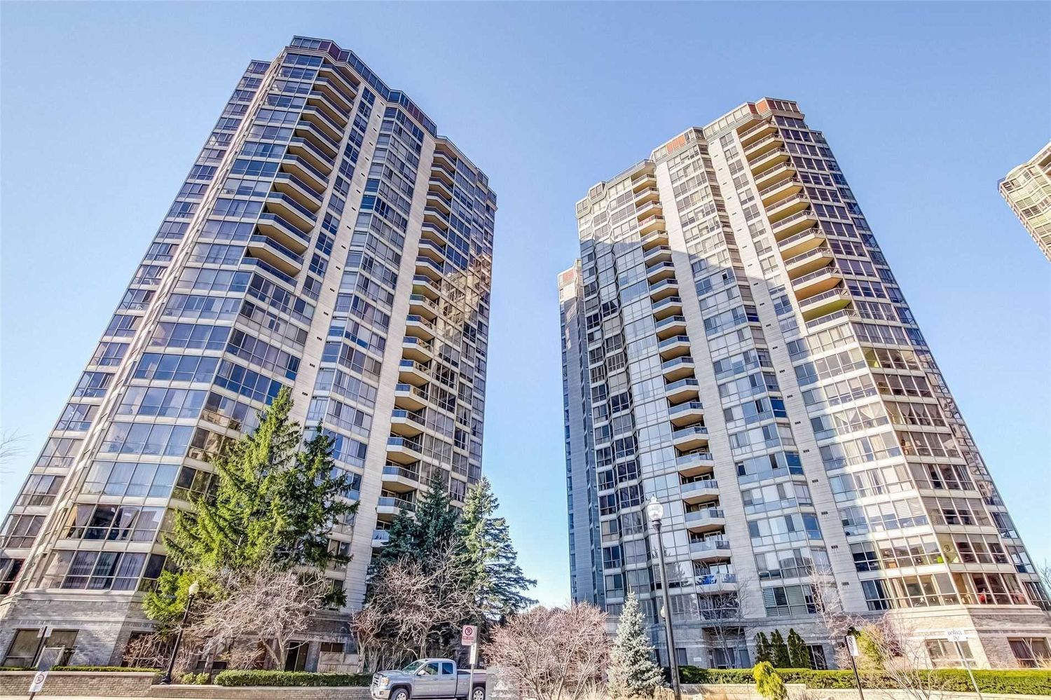 55 Kingsbridge Garden Circ. The Mansion Condos is located in  Mississauga, Toronto - image #1 of 2