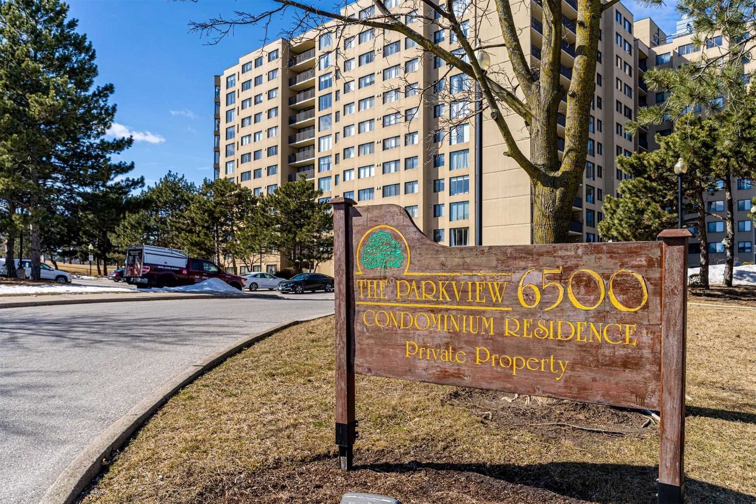 6500 Montevideo Road. The Parkview Condos is located in  Mississauga, Toronto - image #3 of 3