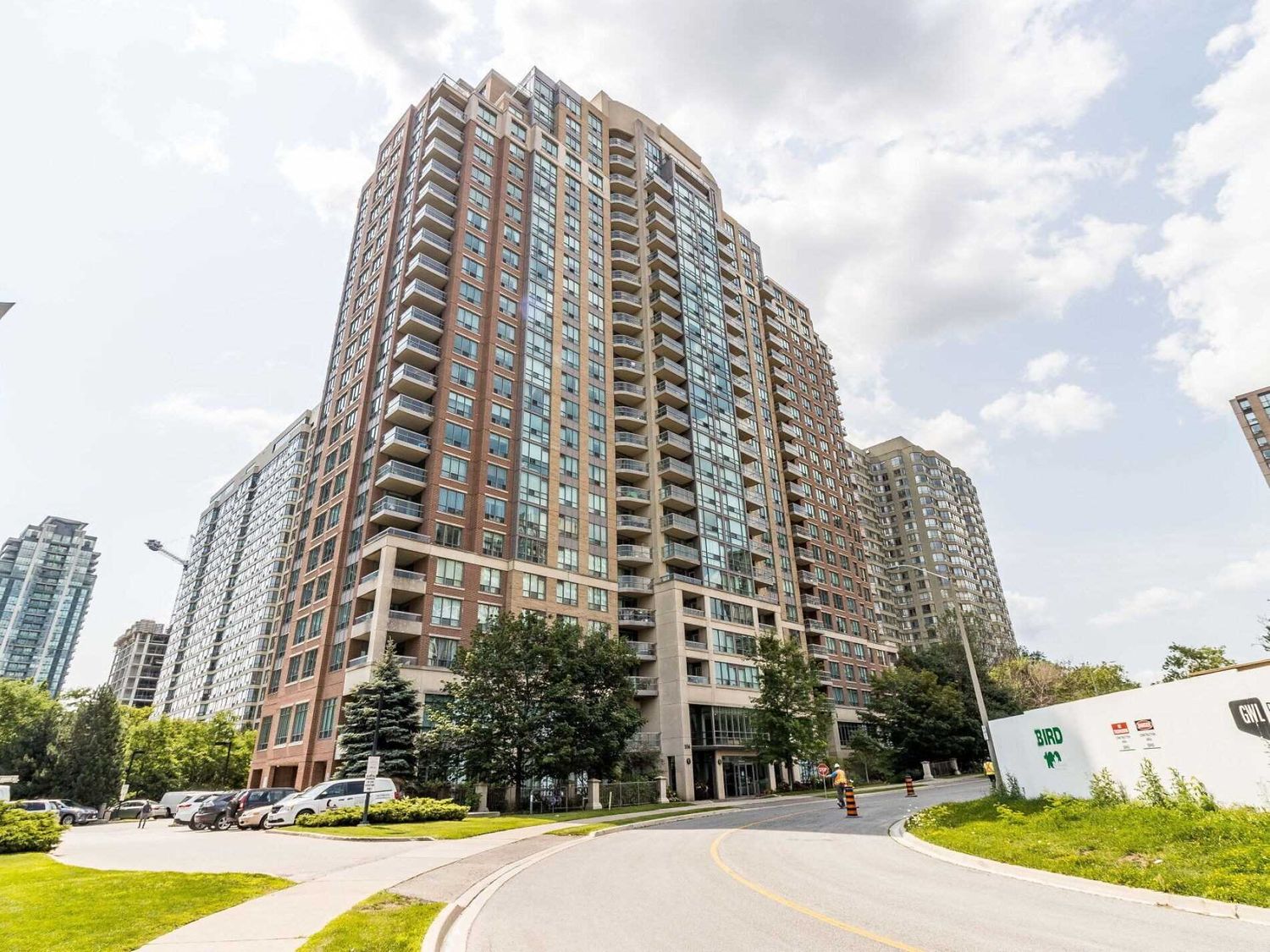 156 Enfield Place. Tiara Condos is located in  Mississauga, Toronto - image #1 of 3