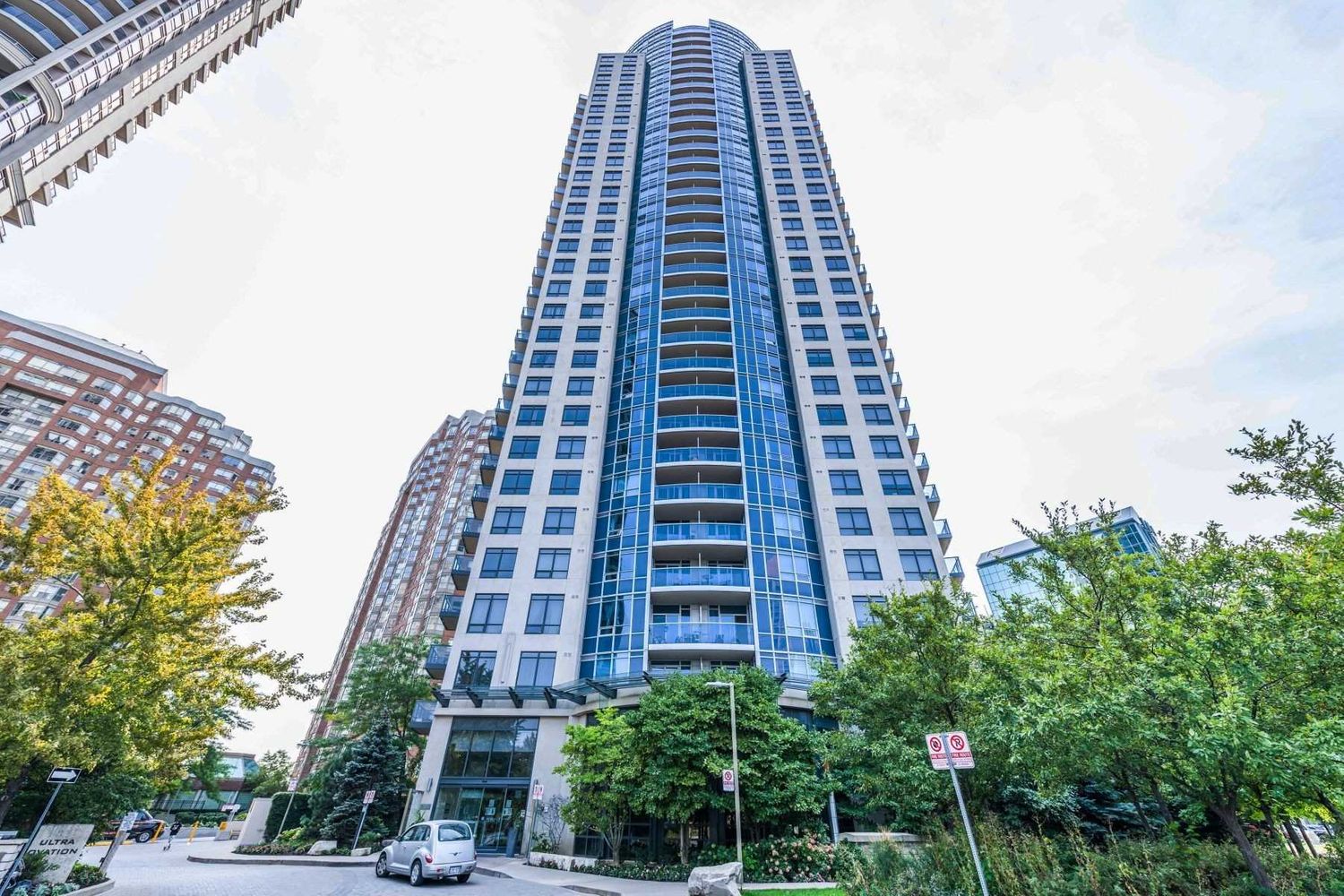 330 Burnhamthorpe Road W. Ultra Ovation at City Centre Condos is located in  Mississauga, Toronto - image #2 of 2