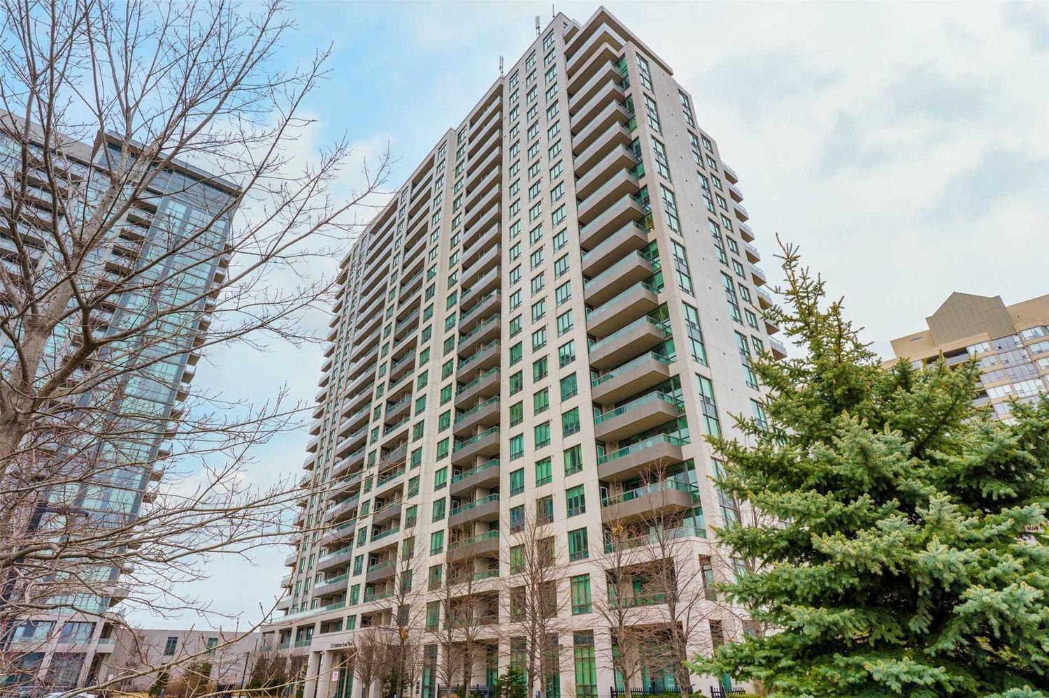 335 Rathburn Road W. Universal Condos is located in  Mississauga, Toronto - image #2 of 3
