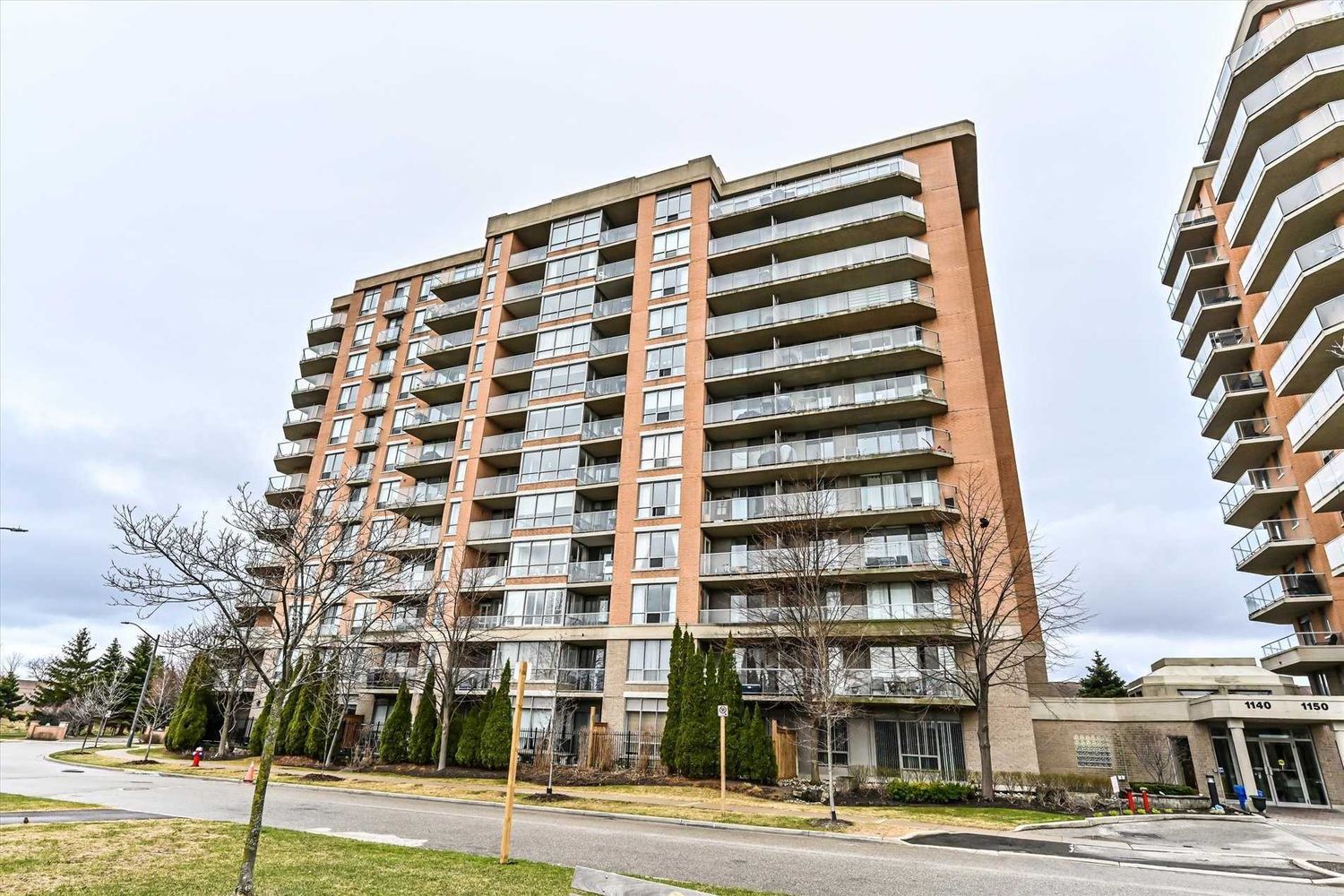 1140 Parkwest Place. Village Terraces II Condos is located in  Mississauga, Toronto - image #1 of 2