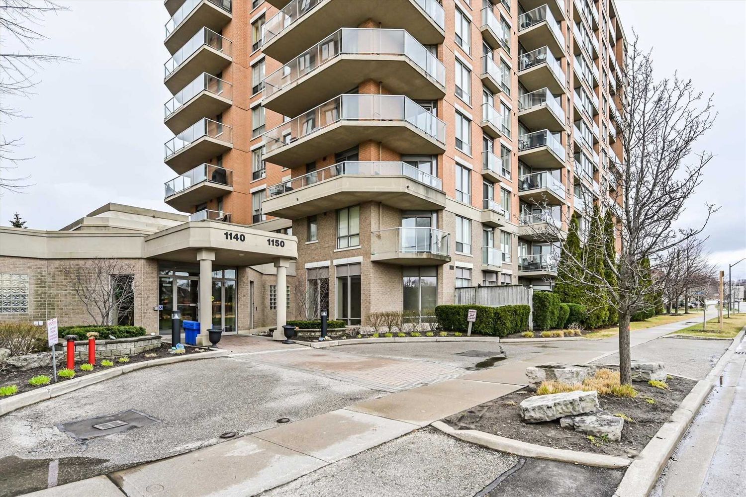 1140 Parkwest Place. Village Terraces II Condos is located in  Mississauga, Toronto - image #2 of 2