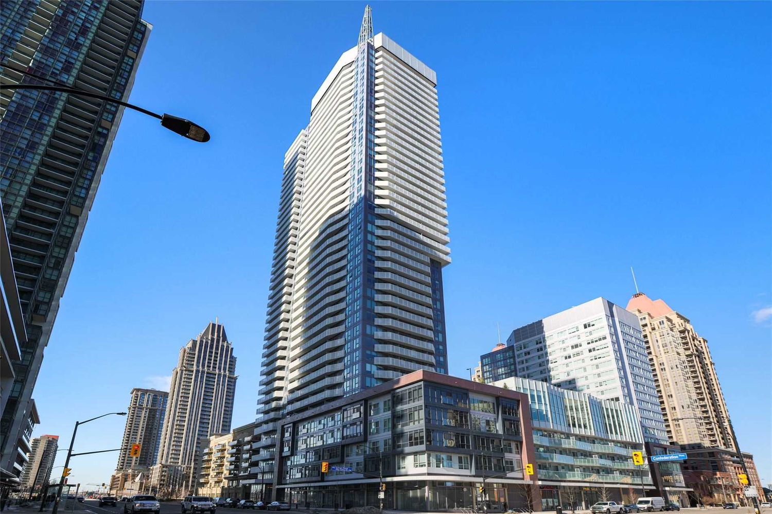 360 City Centre Drive. Wesley Tower at Daniels City Centre Condos is located in  Mississauga, Toronto - image #1 of 3
