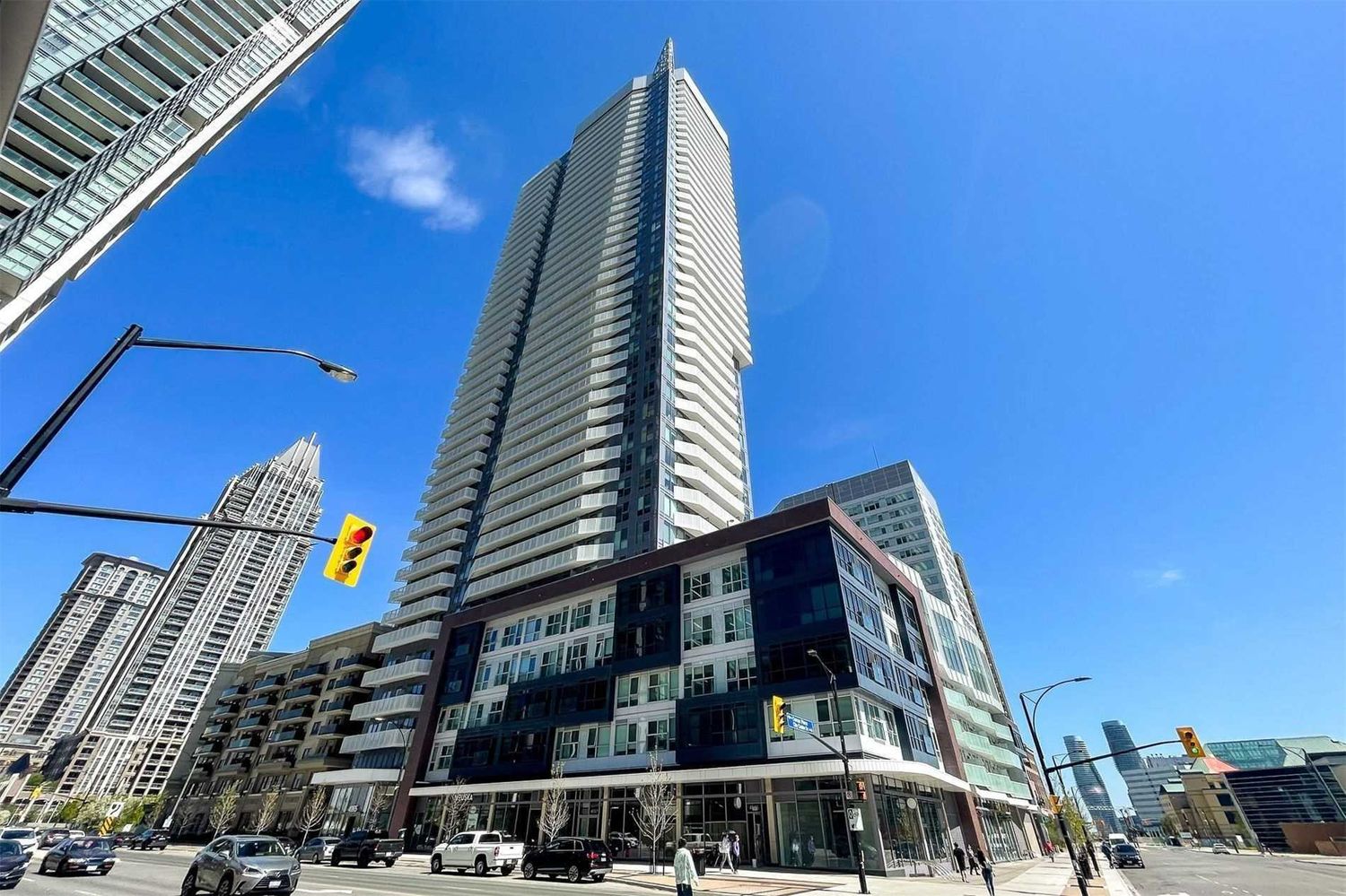 360 City Centre Drive. Wesley Tower at Daniels City Centre Condos is located in  Mississauga, Toronto - image #2 of 3