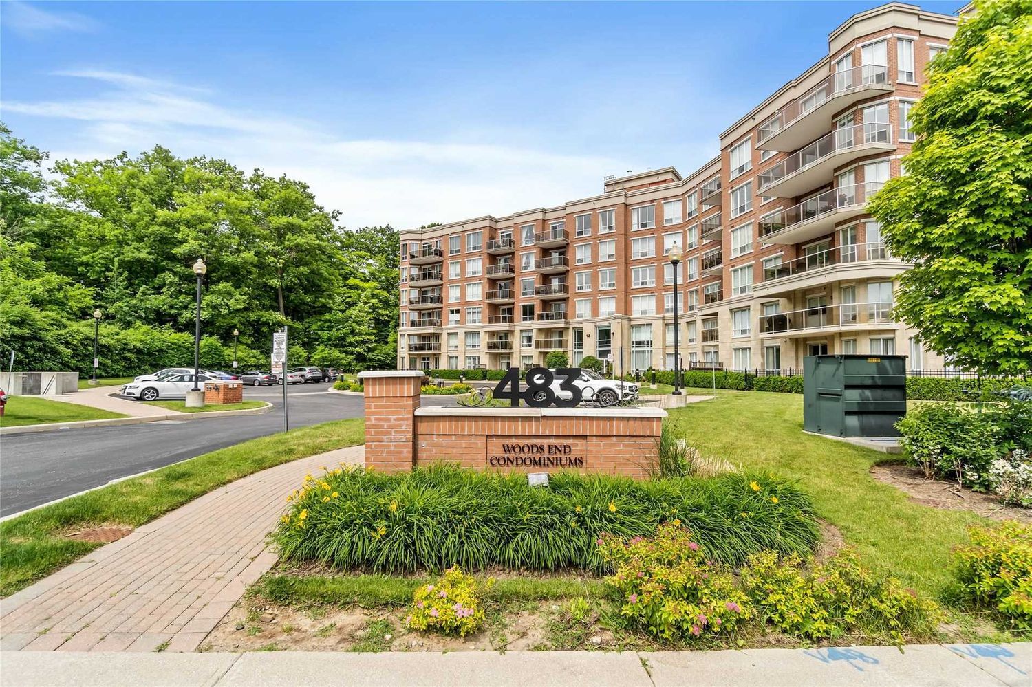 483 Faith Drive. Woods End Condominiums is located in  Mississauga, Toronto - image #1 of 2