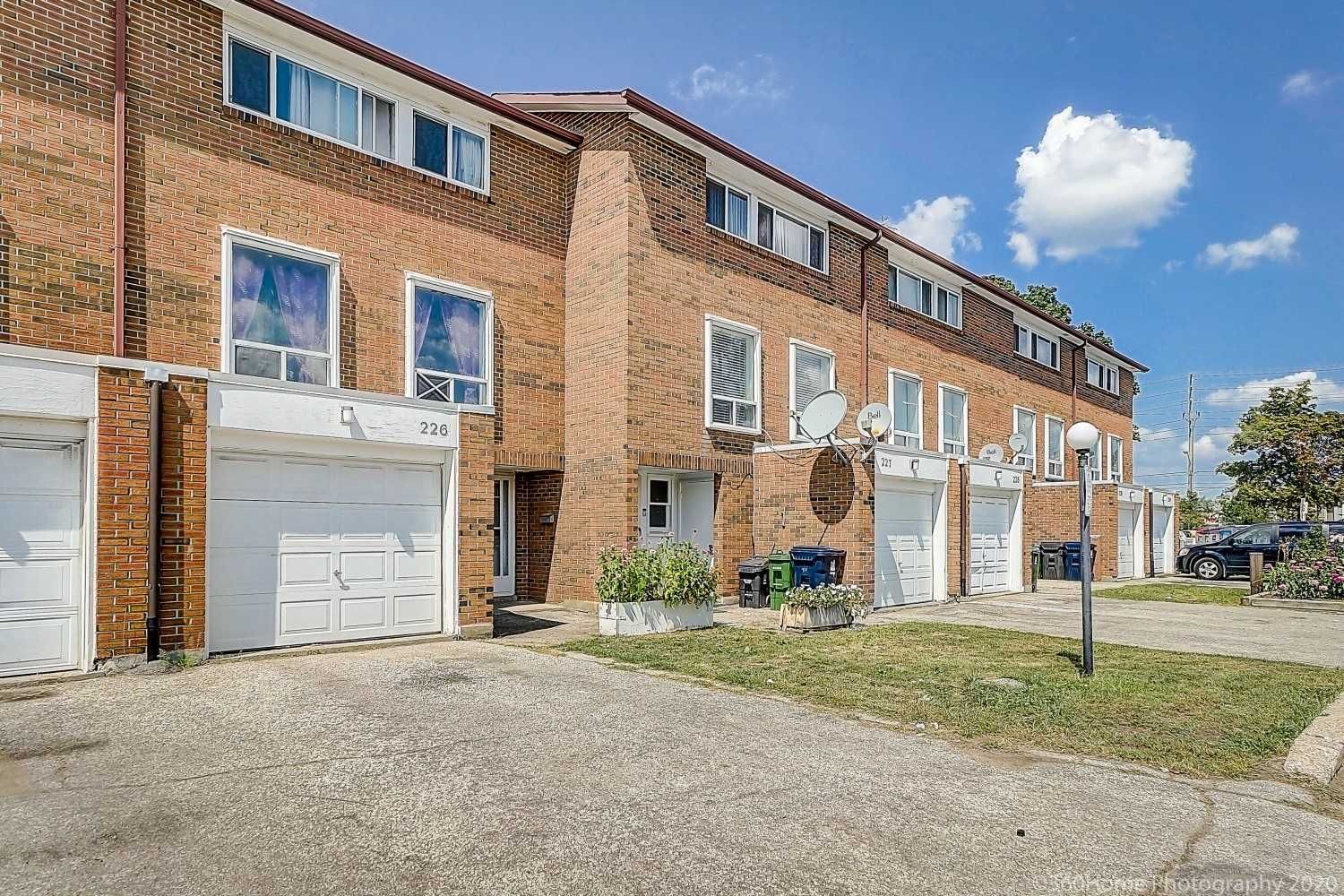 64326466 Finch Ave W 3 Kendleton Drive Townhouses Get listing