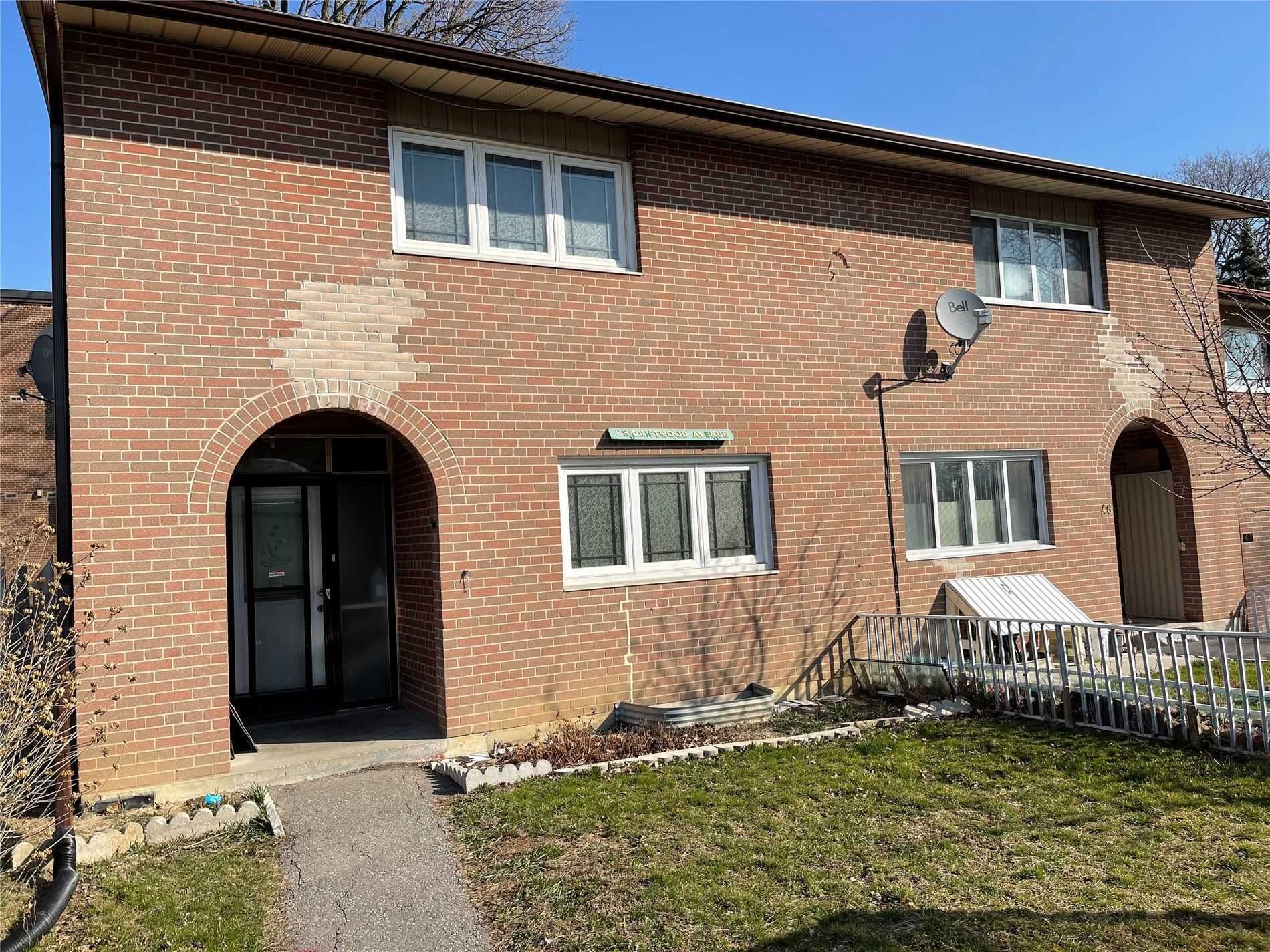 14 London Green Crt 73 Driftwood Avenue Townhouses 3 Beds + Den 2