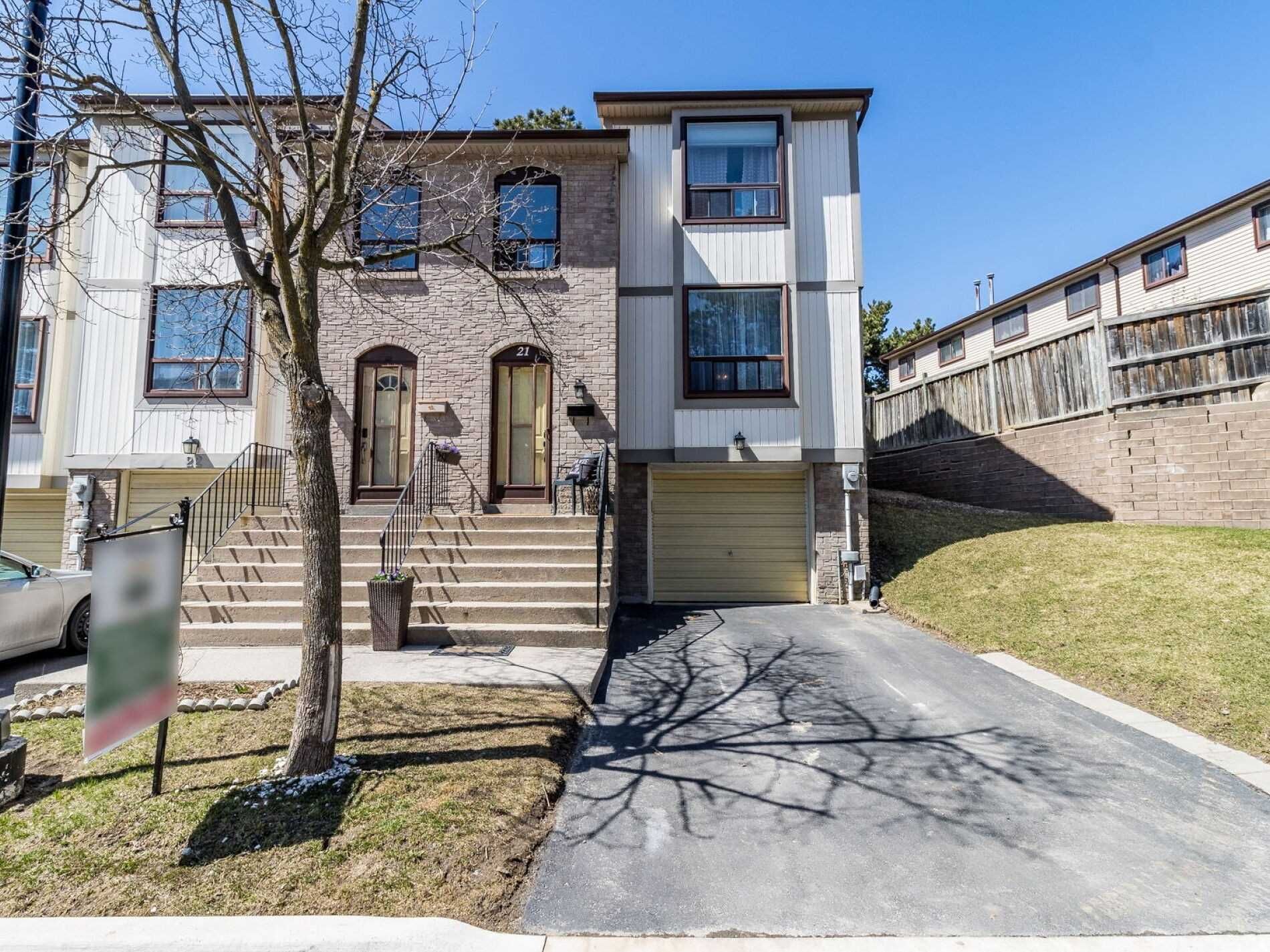 38 Mcmullen Cres 22 Mcmullen Crescent Townhomes 3 Beds 2 Baths