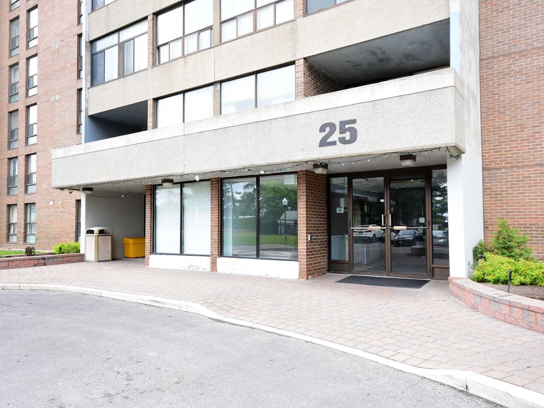 25 Kensington Rd. This condo at 25 Kensington Condos is located in  Brampton, Toronto - image #3 of 3 by Strata.ca