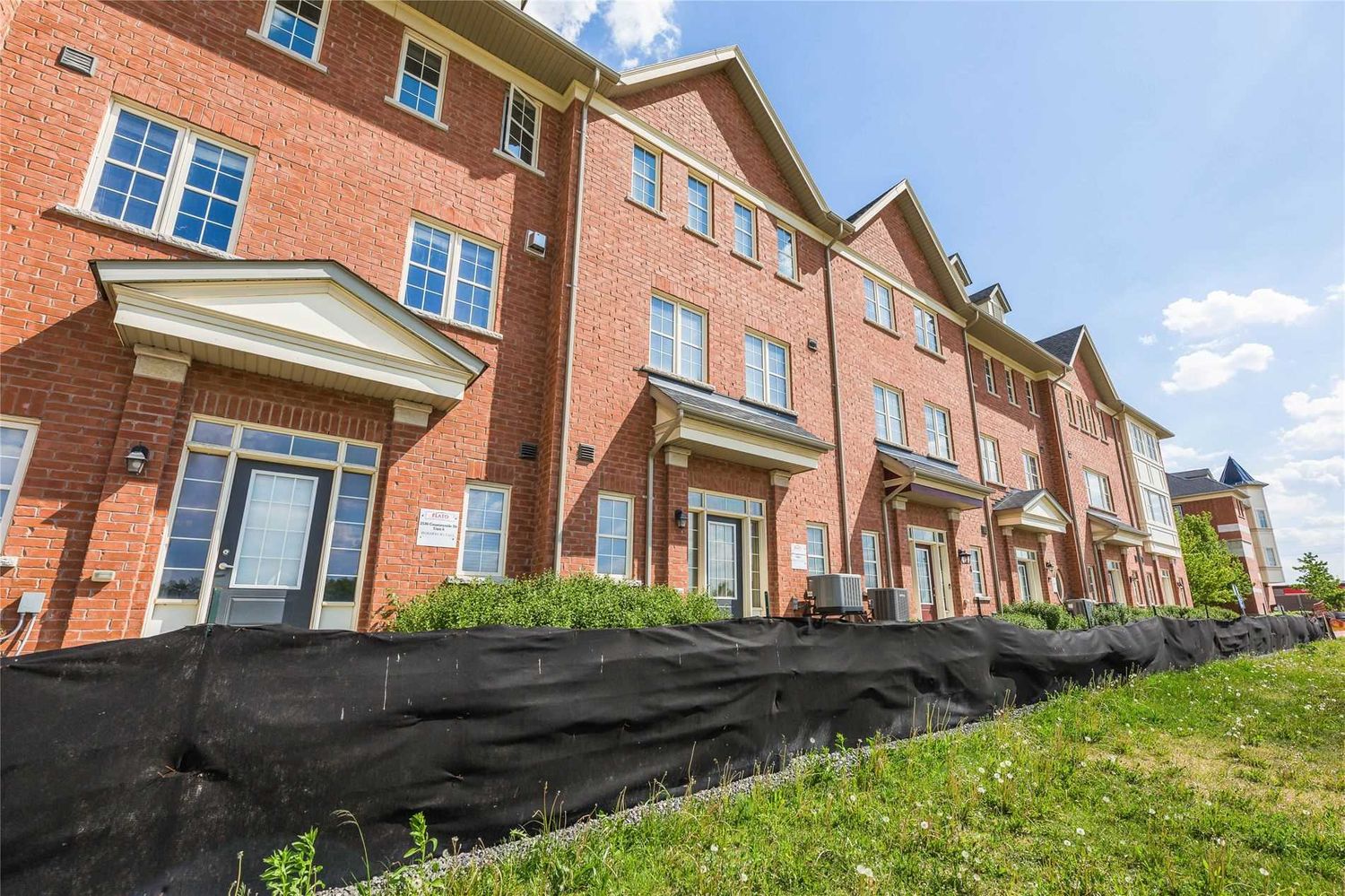 2510 Countryside Drive. 2510-2530 Countryside Drive Townhomes is located in  Brampton, Toronto - image #3 of 3