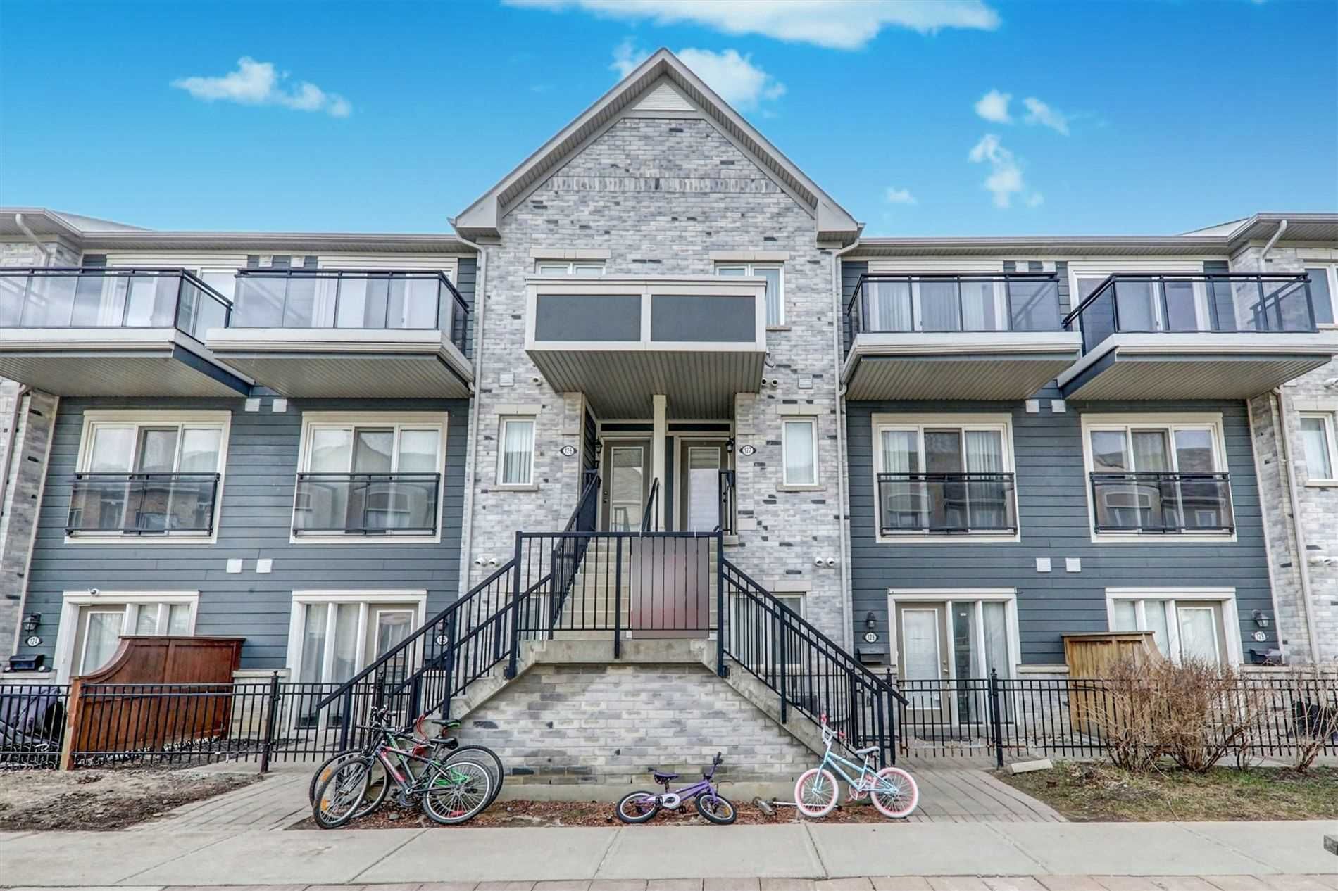 60 Fairwood Circ. This condo townhouse at 60 Fairwood Circle Townhomes is located in  Brampton, Toronto - image #1 of 2 by Strata.ca