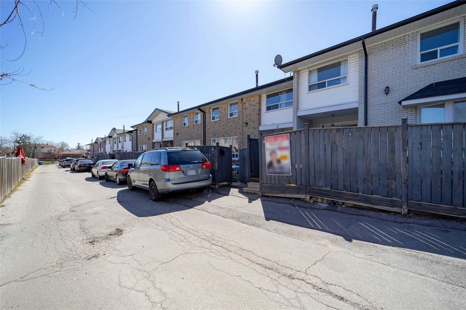 61 Ardglen Drive. 61 Ardglen Drive Townhomes is located in  Brampton, Toronto - image #2 of 2