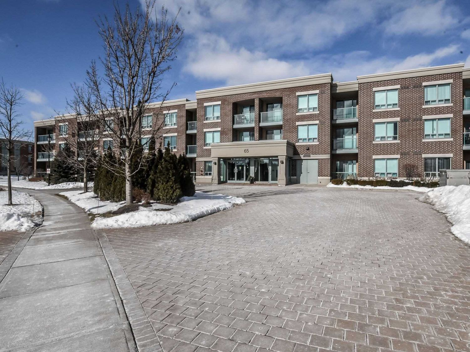 65 Via Rosedale. 65 Via Rosedale Way Condos is located in  Brampton, Toronto - image #1 of 2