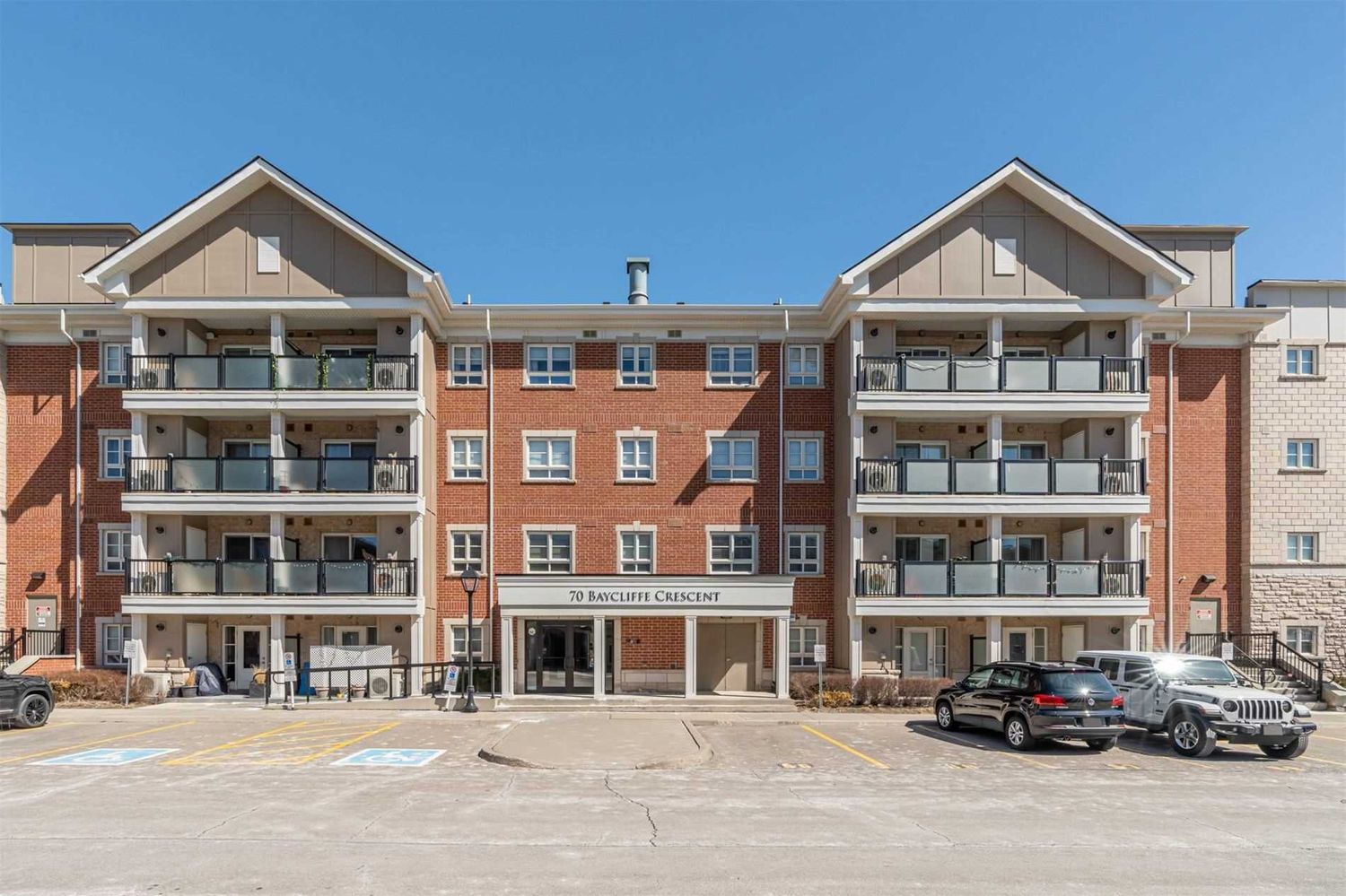 40-120 Baycliffe Crescent. Baycliffe Condos is located in  Brampton, Toronto - image #2 of 3