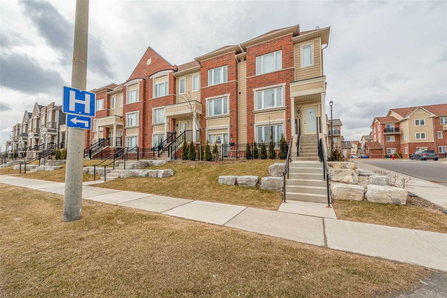 250 Sunny Meadow Boulevard. Sunny Meadow Townhomes is located in  Brampton, Toronto - image #1 of 3