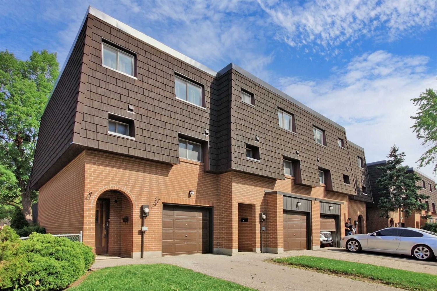 4-152 Darras Court. Darras Court Townhomes is located in  Brampton, Toronto - image #1 of 2