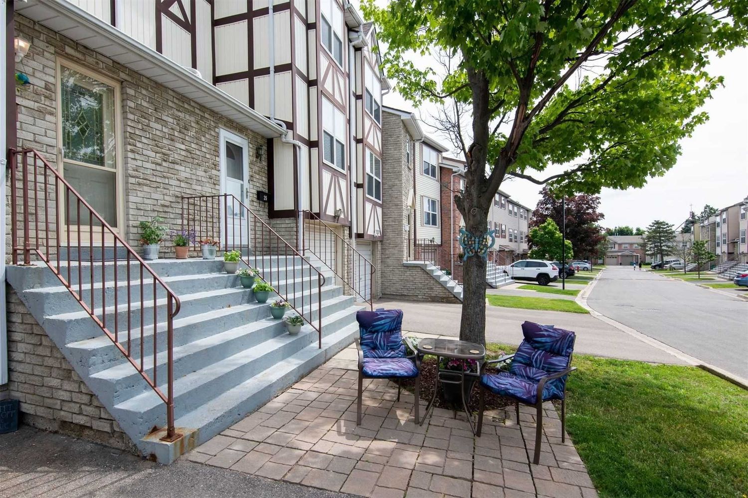 1-75 Morley Crescent. Morley Crescent Townhomes is located in  Brampton, Toronto - image #3 of 3