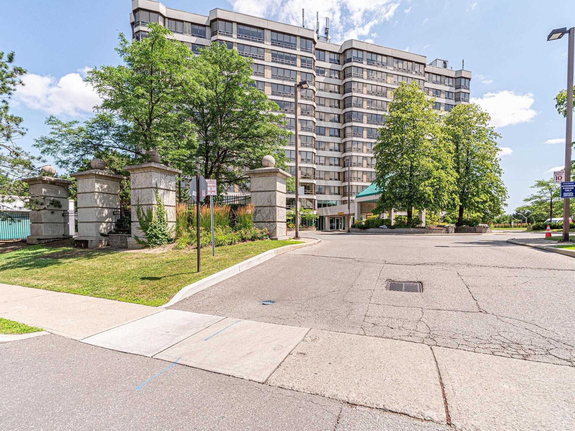 310 Mill St S Pinnacle I Condos 2 Condos for Sale & 1 Unit for Rent