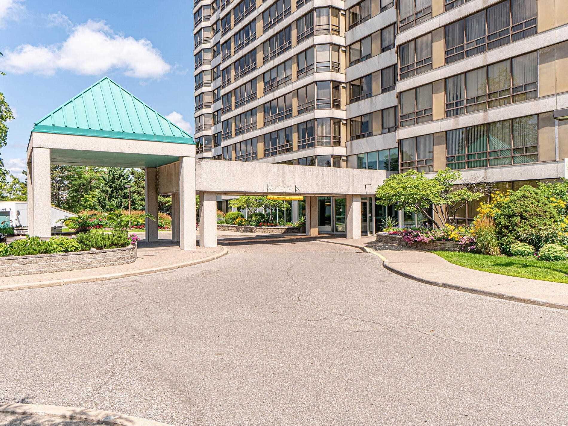 310 Mill St S Pinnacle I Condos 2 Condos for Sale & 1 Unit for Rent