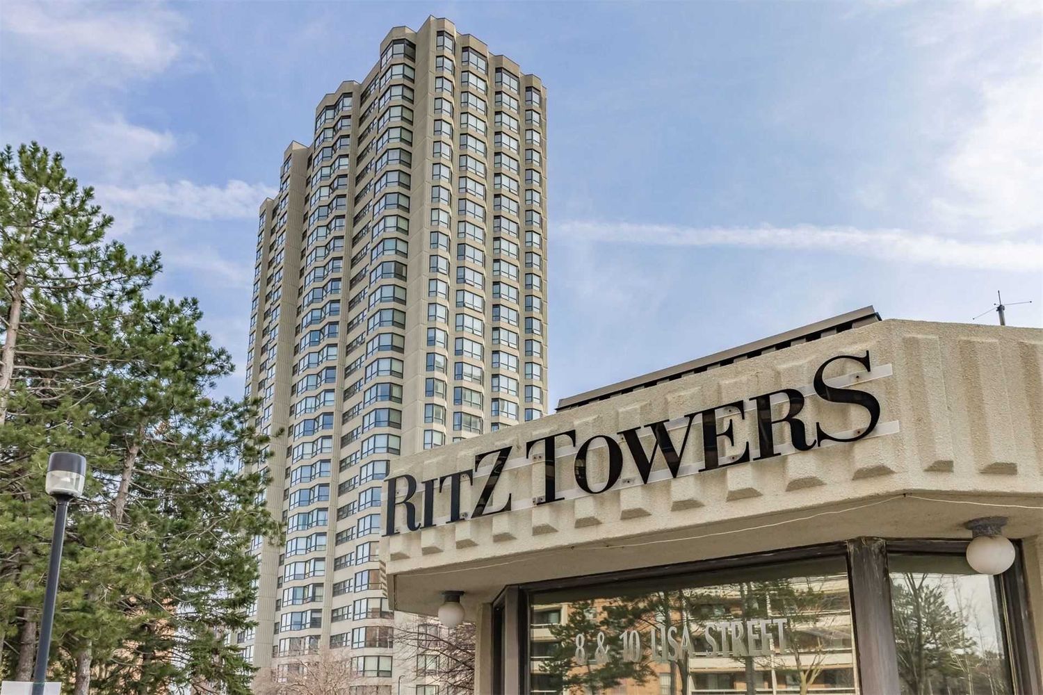 8 Lisa Street. Ritz Towers Condos is located in  Brampton, Toronto - image #2 of 2