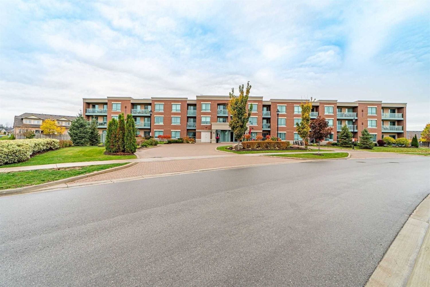 60 Via Rosedale. The Berkeley Condos is located in  Brampton, Toronto - image #1 of 2