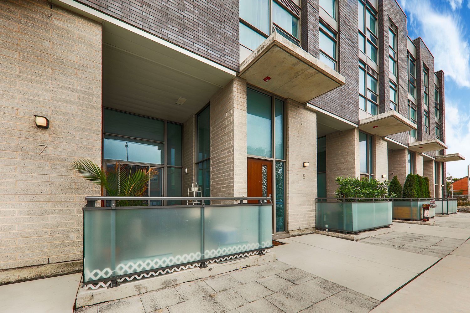 20 Minowan Miikan Lane. The Carnaby Condos is located in  West End, Toronto - image #4 of 4