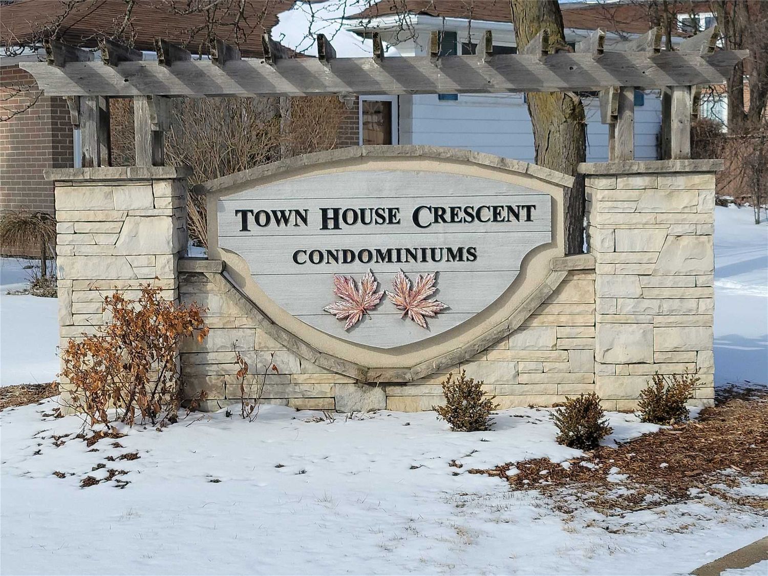 1-280 Town House Crescent. Town House Crescent Townhomes is located in  Brampton, Toronto - image #3 of 3